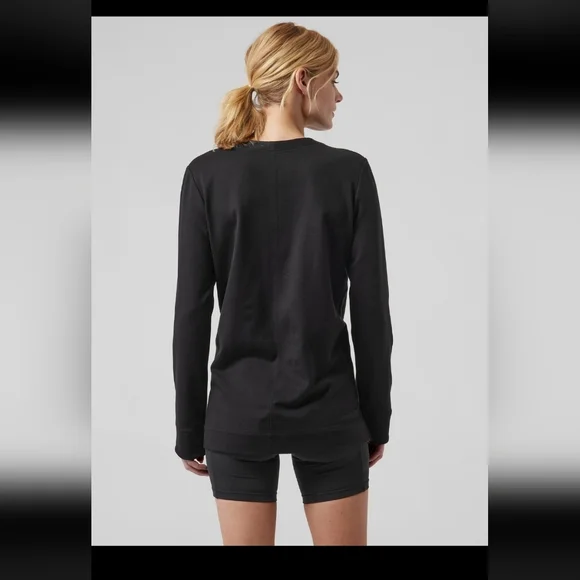 Athleta women Black Long Sleeve Top Size M - Picture 2 of 9